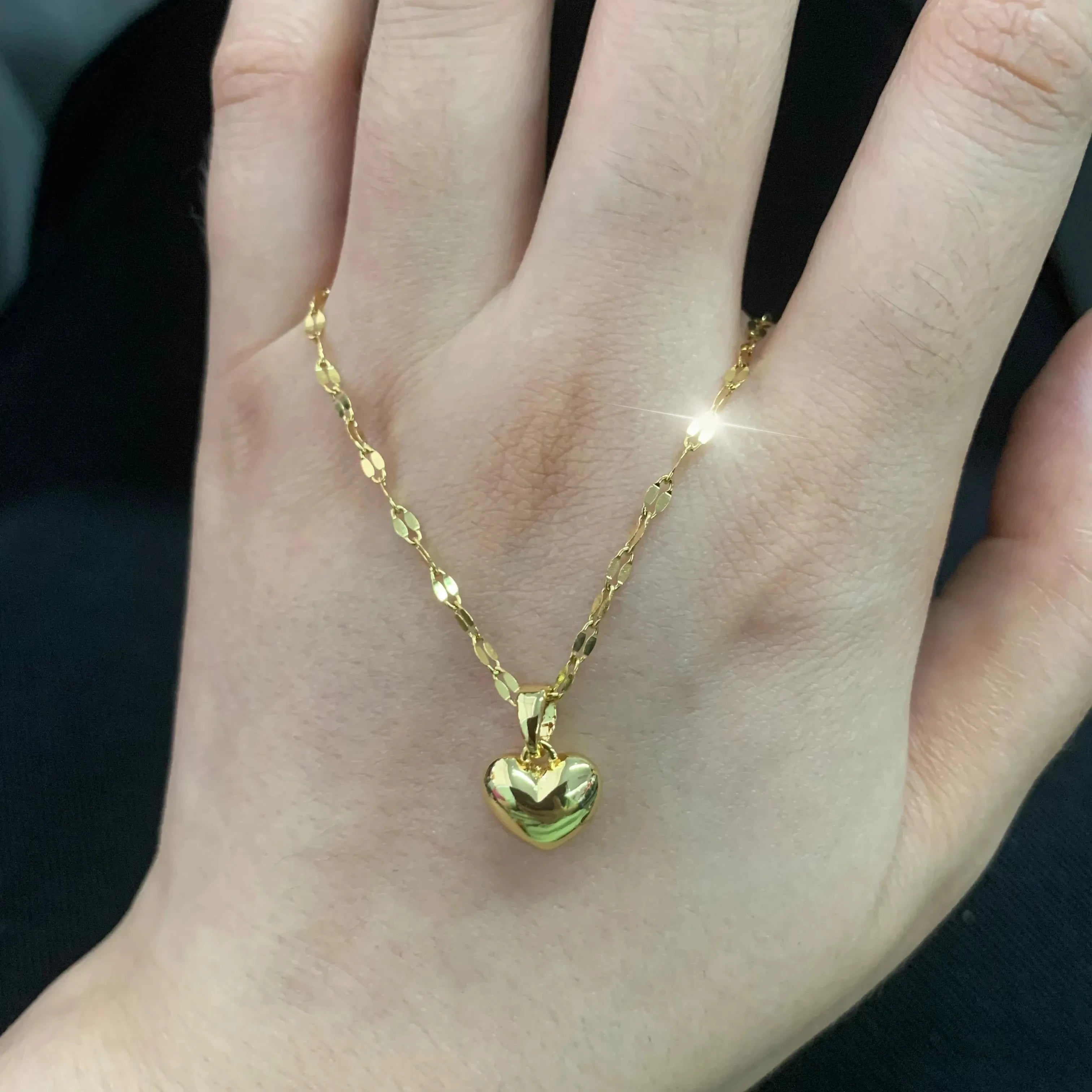 Stainless Steel Love Heart Necklace For Women 2025 New Trendy Lip Chain Simple Pendant Necklace Jewelry free shipping